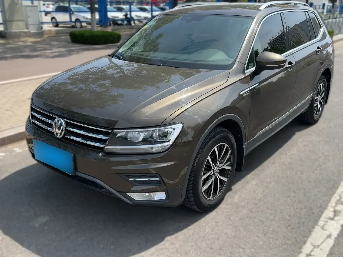 2017 Volkswagen Tiguan L 1.8T 180HP L4 7DCT