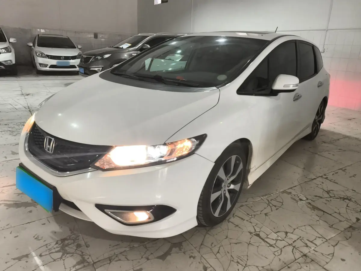 2013 Honda Jade 1.8L 141HP L4 CVT