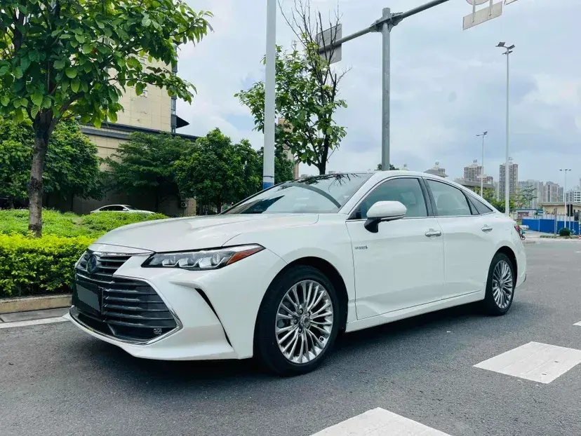 2019 Toyota Avalon 2.5L 178HP L4 E-CVT Hybrid