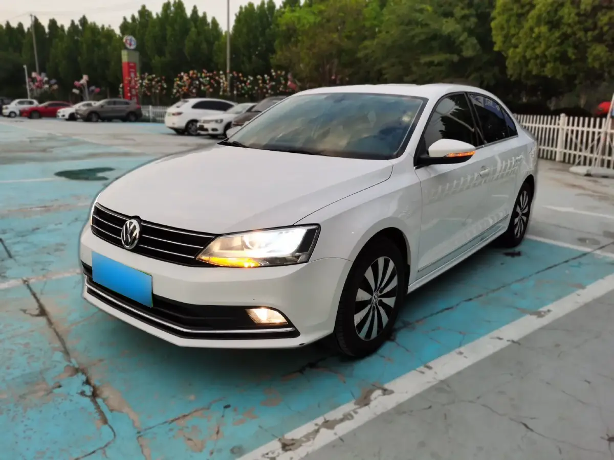 2018 Volkswagen Sagitar 1.6L 110HP L4 6AT