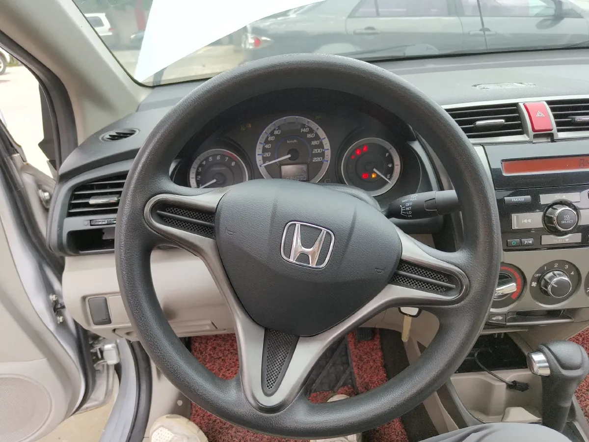 2012 Honda City Classic 1.5L 120HP L4 5AT,autocango,china used car exporter,china ev exporter,chinese used car exporter,chinese used ev exporter