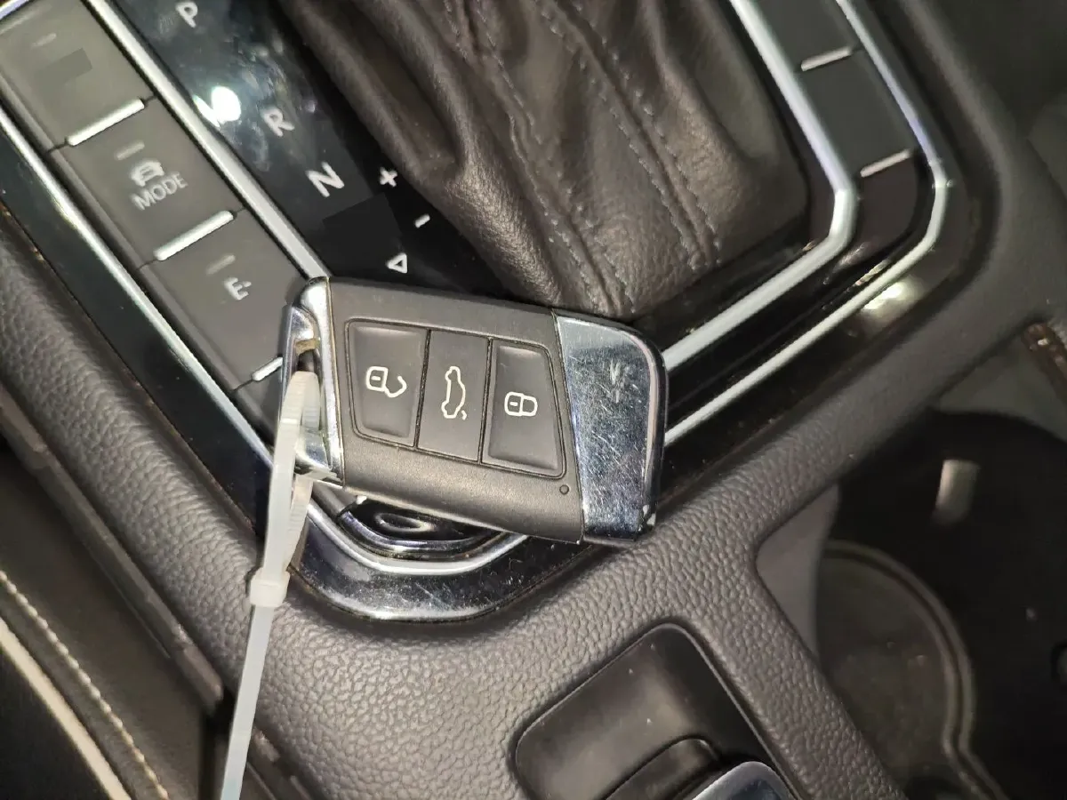 2022 Volkswagen Magotan GTE 1.4T 150HP L4 6DCT PHEV 13KWH,autocango,china used car exporter,china ev exporter,chinese used car exporter,chinese used ev exporter