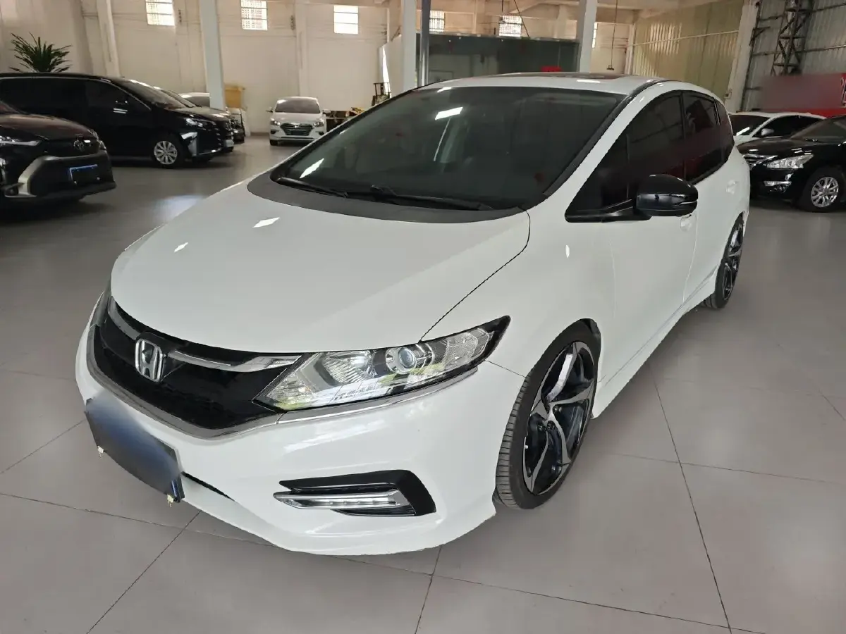 2017 Honda Jade 1.5T 156HP L4 CVT