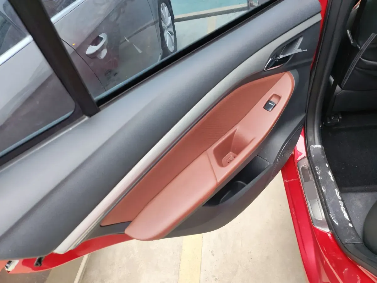 2014 BYD G5 1.5T 154HP L4 6DCT,autocango,china used car exporter,china ev exporter,chinese used car exporter,chinese used ev exporter