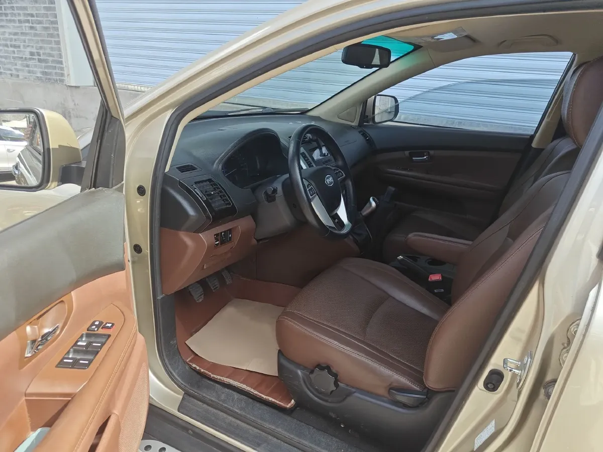 2014 BYD S6 2.0L 140HP L4 5MT,autocango,china used car exporter,china ev exporter,chinese used car exporter,chinese used ev exporter