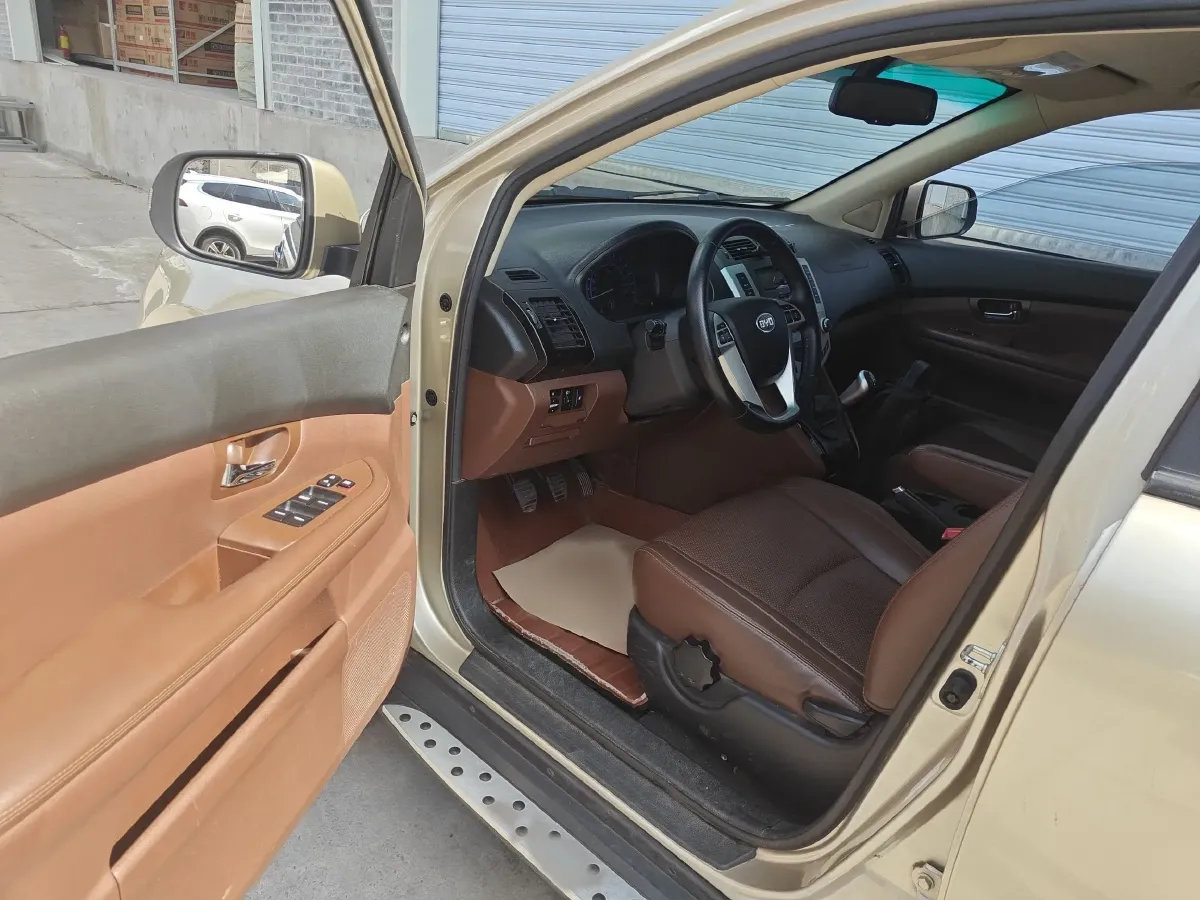 2014 BYD S6 2.0L 140HP L4 5MT,autocango,china used car exporter,china ev exporter,chinese used car exporter,chinese used ev exporter