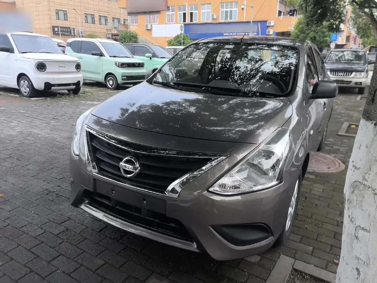 2014 Nissan Sunny 1.5L 112HP L4 5MT