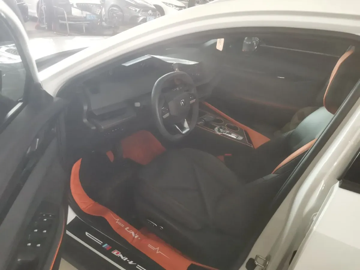 2023 ChangAn UNI-V iDD 1.5T 170HP L4 6TCT PHEV 18.4KWH,autocango,china used car exporter,china ev exporter,chinese used car exporter,chinese used ev exporter