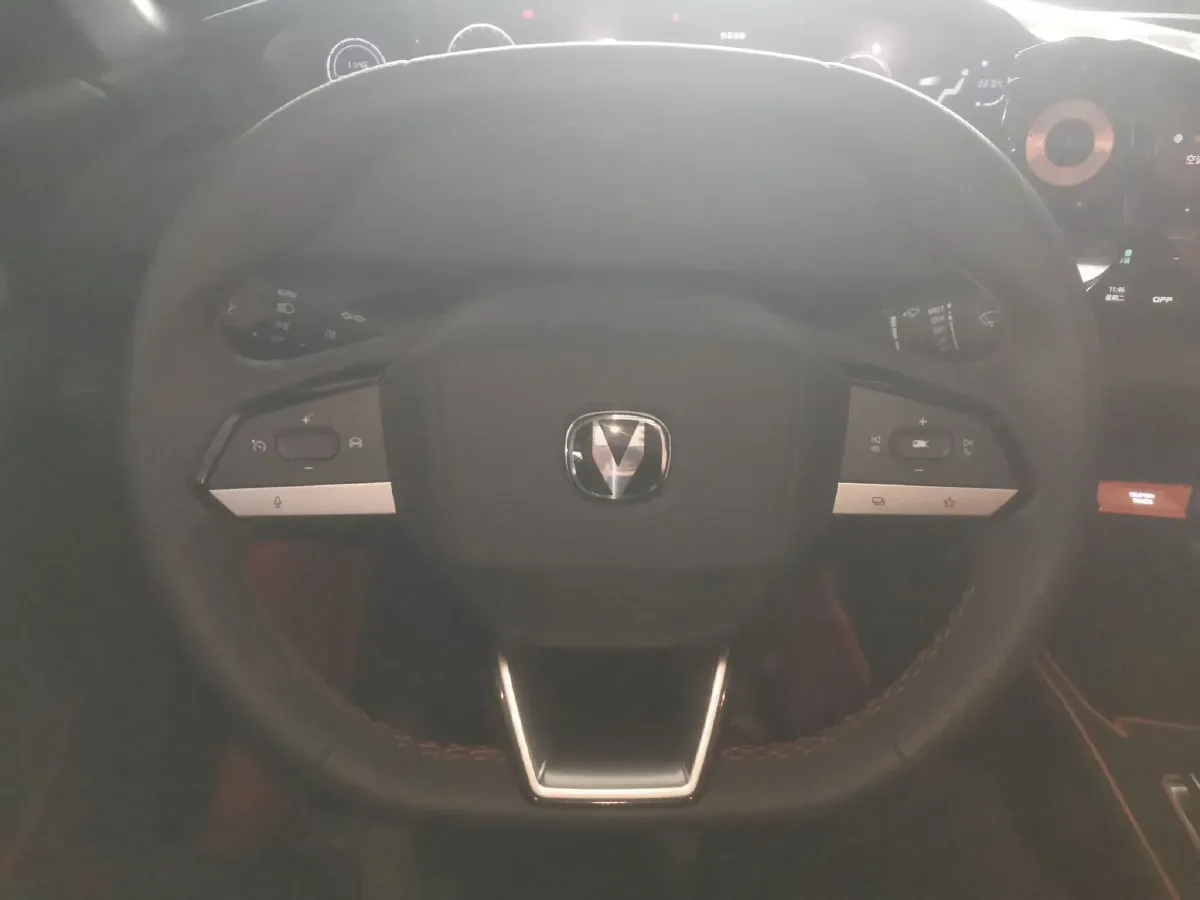 2023 ChangAn UNI-V iDD 1.5T 170HP L4 6TCT PHEV 18.4KWH,autocango,china used car exporter,china ev exporter,chinese used car exporter,chinese used ev exporter