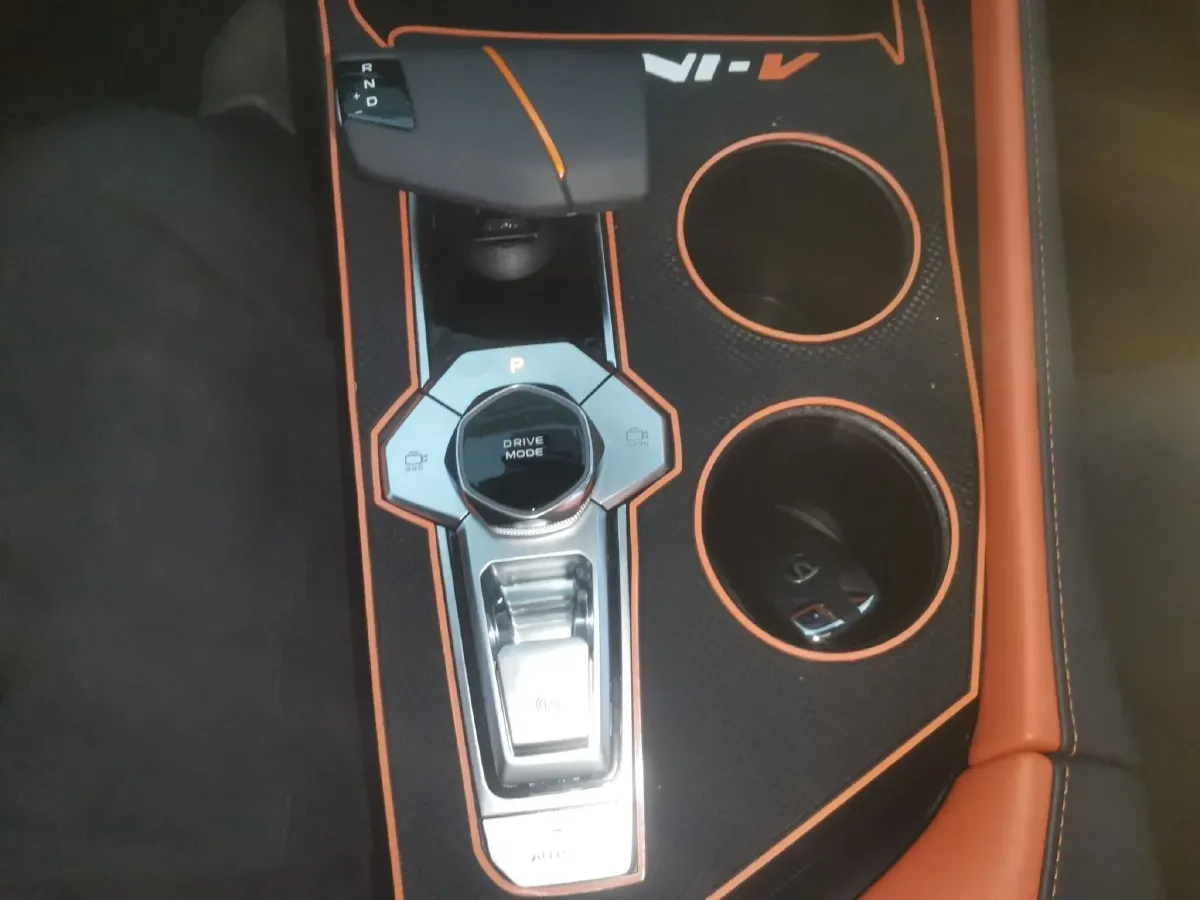 2023 ChangAn UNI-V iDD 1.5T 170HP L4 6TCT PHEV 18.4KWH,autocango,china used car exporter,china ev exporter,chinese used car exporter,chinese used ev exporter