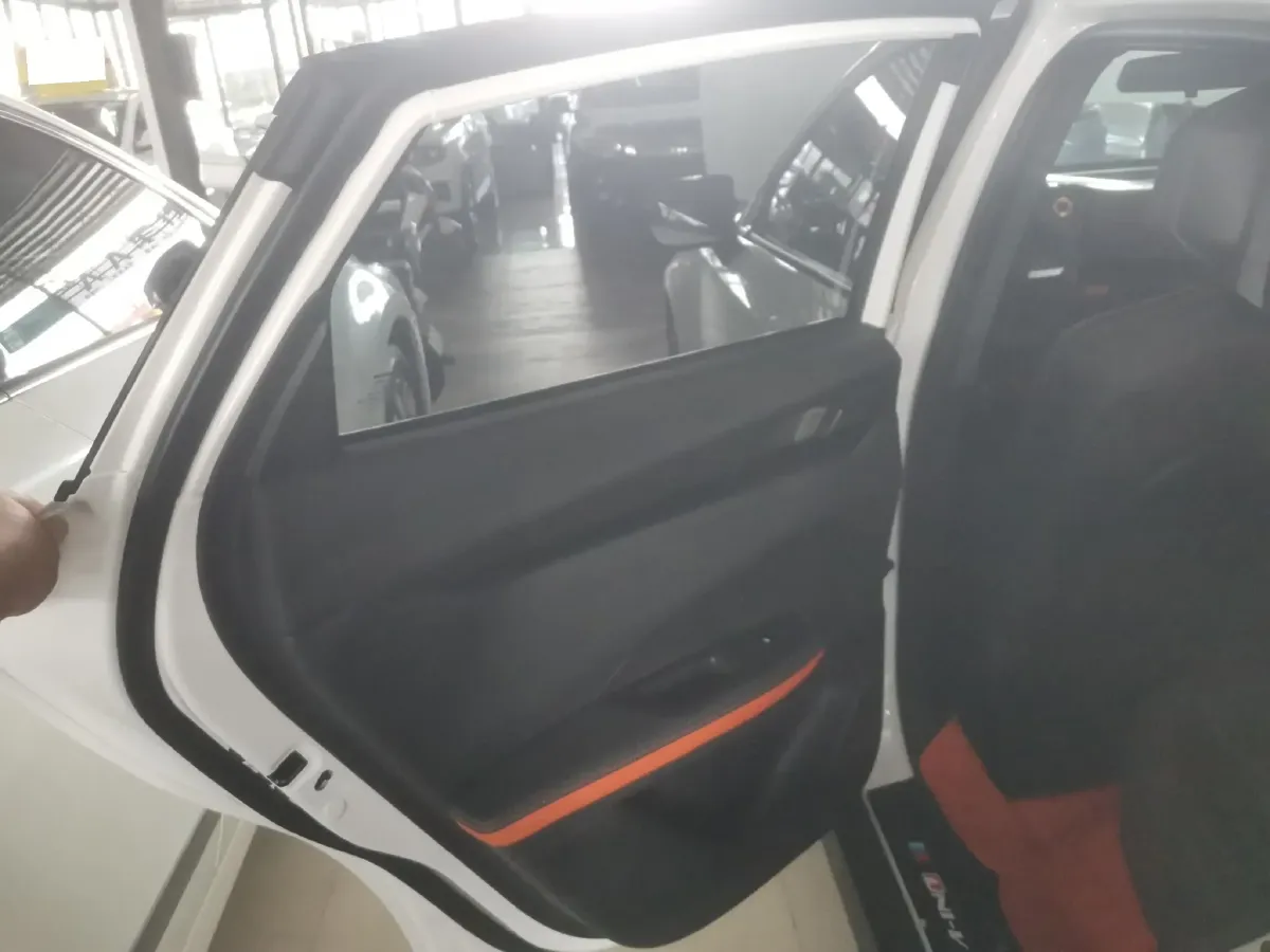 2023 ChangAn UNI-V iDD 1.5T 170HP L4 6TCT PHEV 18.4KWH,autocango,china used car exporter,china ev exporter,chinese used car exporter,chinese used ev exporter