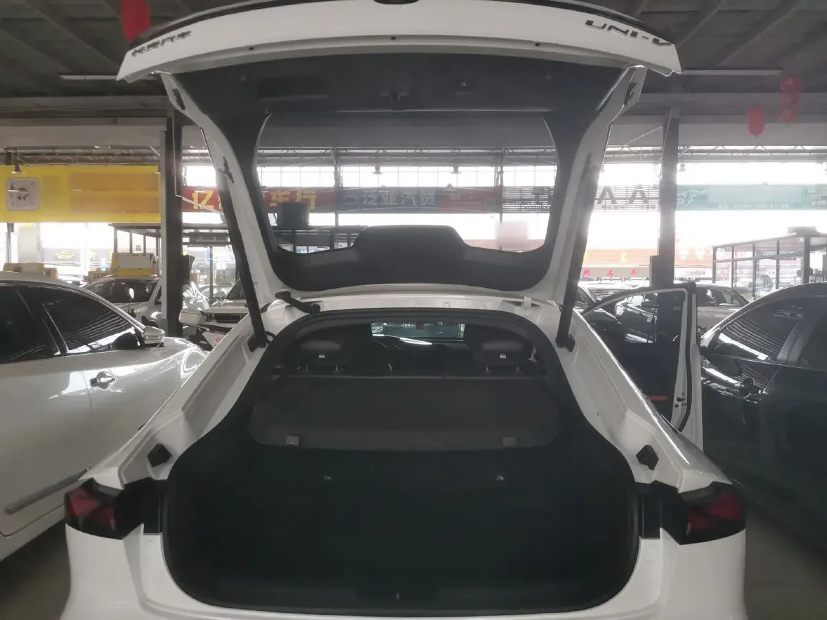 2023 ChangAn UNI-V iDD 1.5T 170HP L4 6TCT PHEV 18.4KWH,autocango,china used car exporter,china ev exporter,chinese used car exporter,chinese used ev exporter