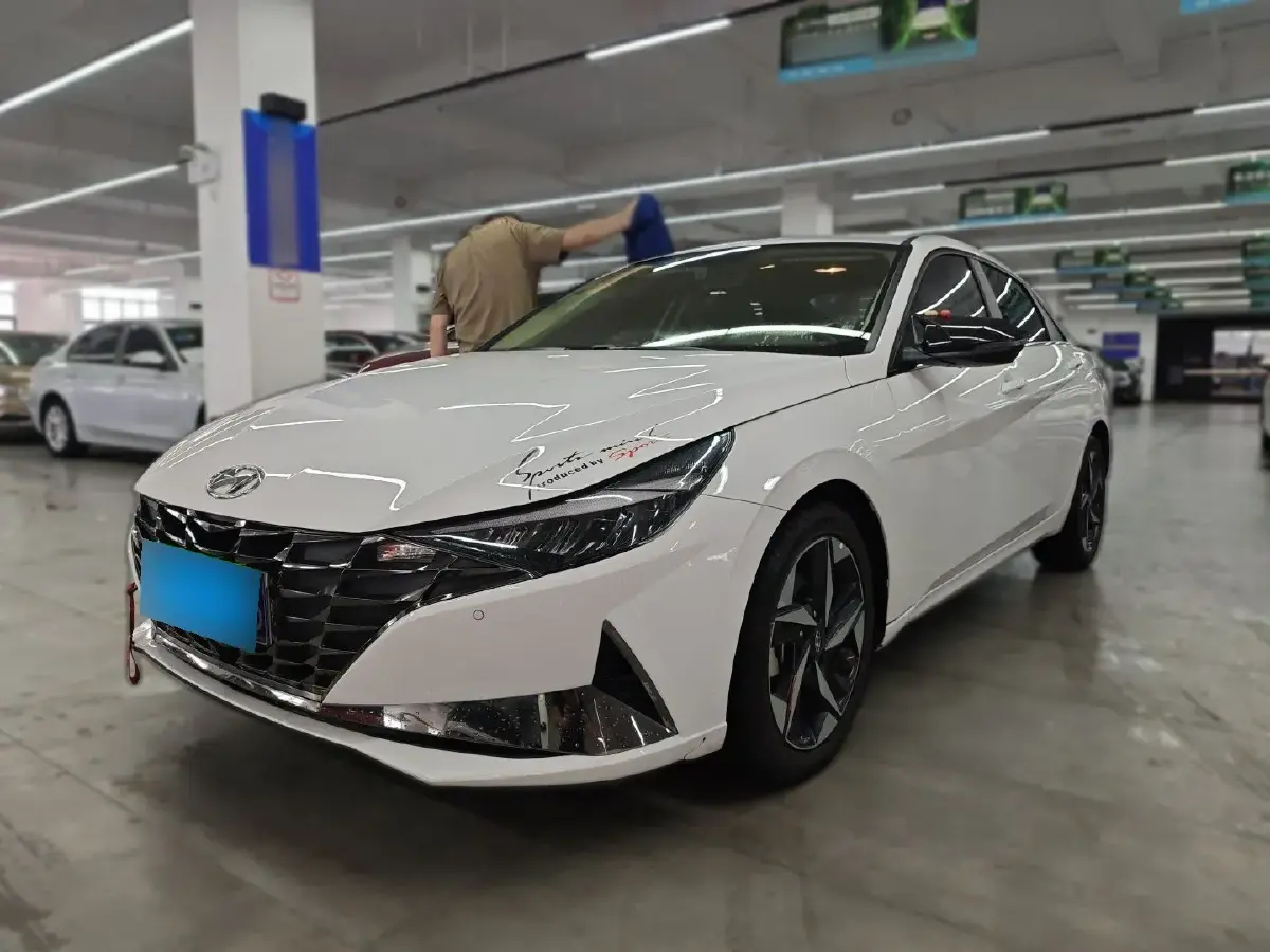 2022 Hyundai Elantra 1.5L 115HP L4 CVT