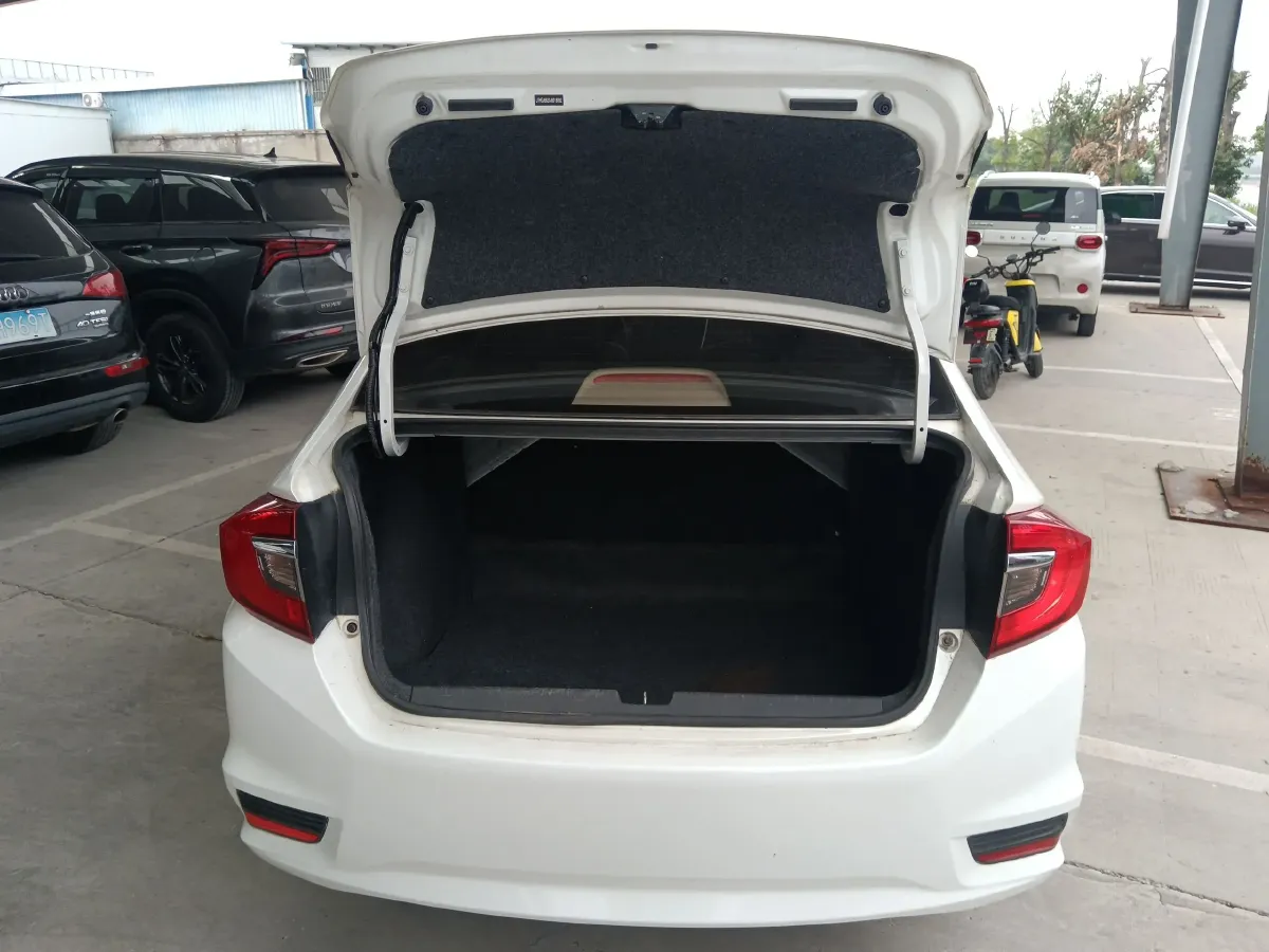 2016 Honda Greiz 1.5L 131HP L4 CVT,autocango,china used car exporter,china ev exporter,chinese used car exporter,chinese used ev exporter