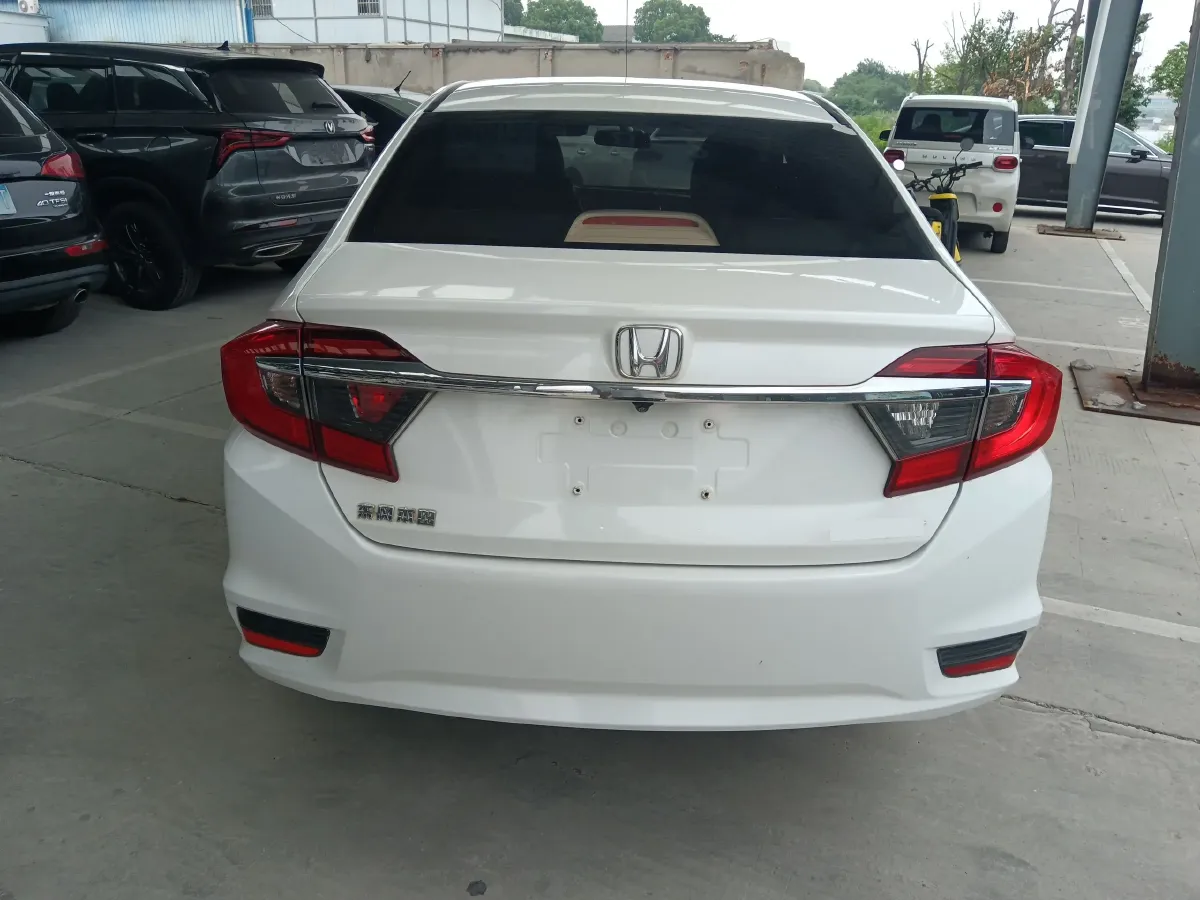 2016 Honda Greiz 1.5L 131HP L4 CVT,autocango,china used car exporter,china ev exporter,chinese used car exporter,chinese used ev exporter