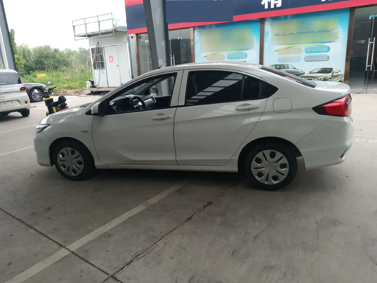 2016 Honda Greiz 1.5L 131HP L4 CVT,autocango,china used car exporter,china ev exporter,chinese used car exporter,chinese used ev exporter
