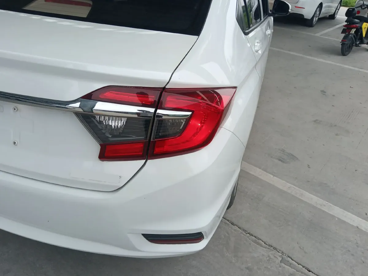 2016 Honda Greiz 1.5L 131HP L4 CVT,autocango,china used car exporter,china ev exporter,chinese used car exporter,chinese used ev exporter