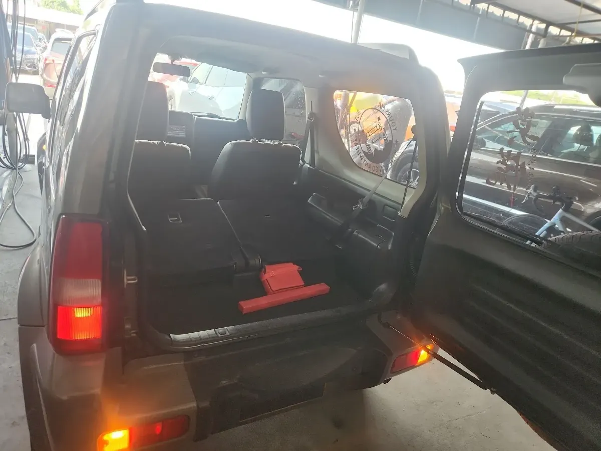 2015 Suzuki Jimny 1.3L 85HP L4 4AT,autocango,china used car exporter,china ev exporter,chinese used car exporter,chinese used ev exporter