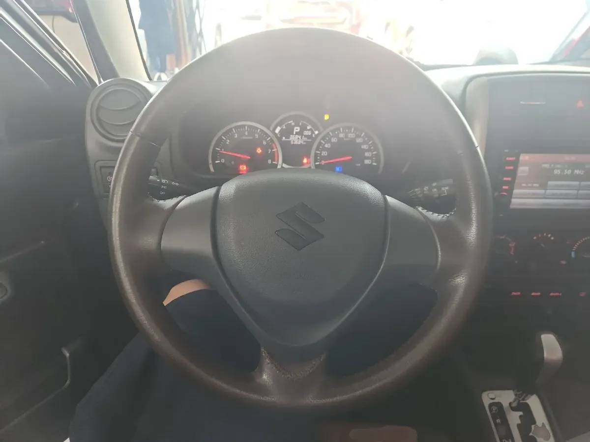 2015 Suzuki Jimny 1.3L 85HP L4 4AT,autocango,china used car exporter,china ev exporter,chinese used car exporter,chinese used ev exporter