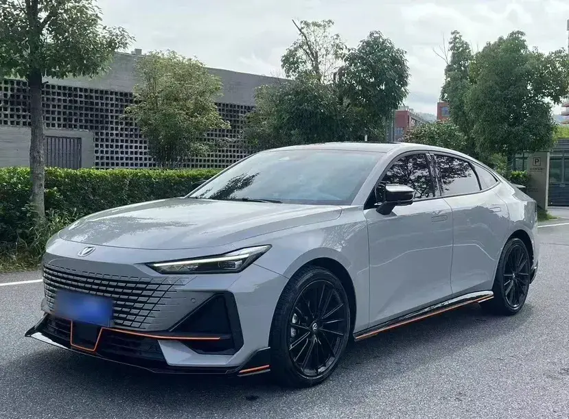 2023 ChangAn UNI-V 1.5T 188HP L4 7DCT