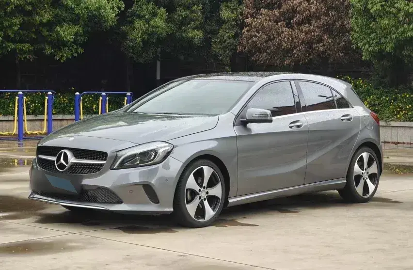 2016 Mercedes-Benz A Class 1.6T 156HP L4 7DCT
