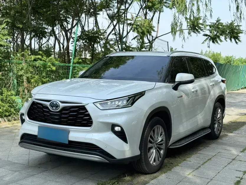 2023 Toyota Highlander 2.5L 189HP L4 E-CVT Hybrid
