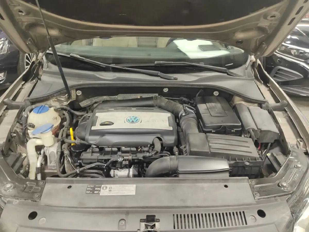 2015 Volkswagen Passat 1.8T 160HP L4 7DCT,autocango,china used car exporter,china ev exporter,chinese used car exporter,chinese used ev exporter