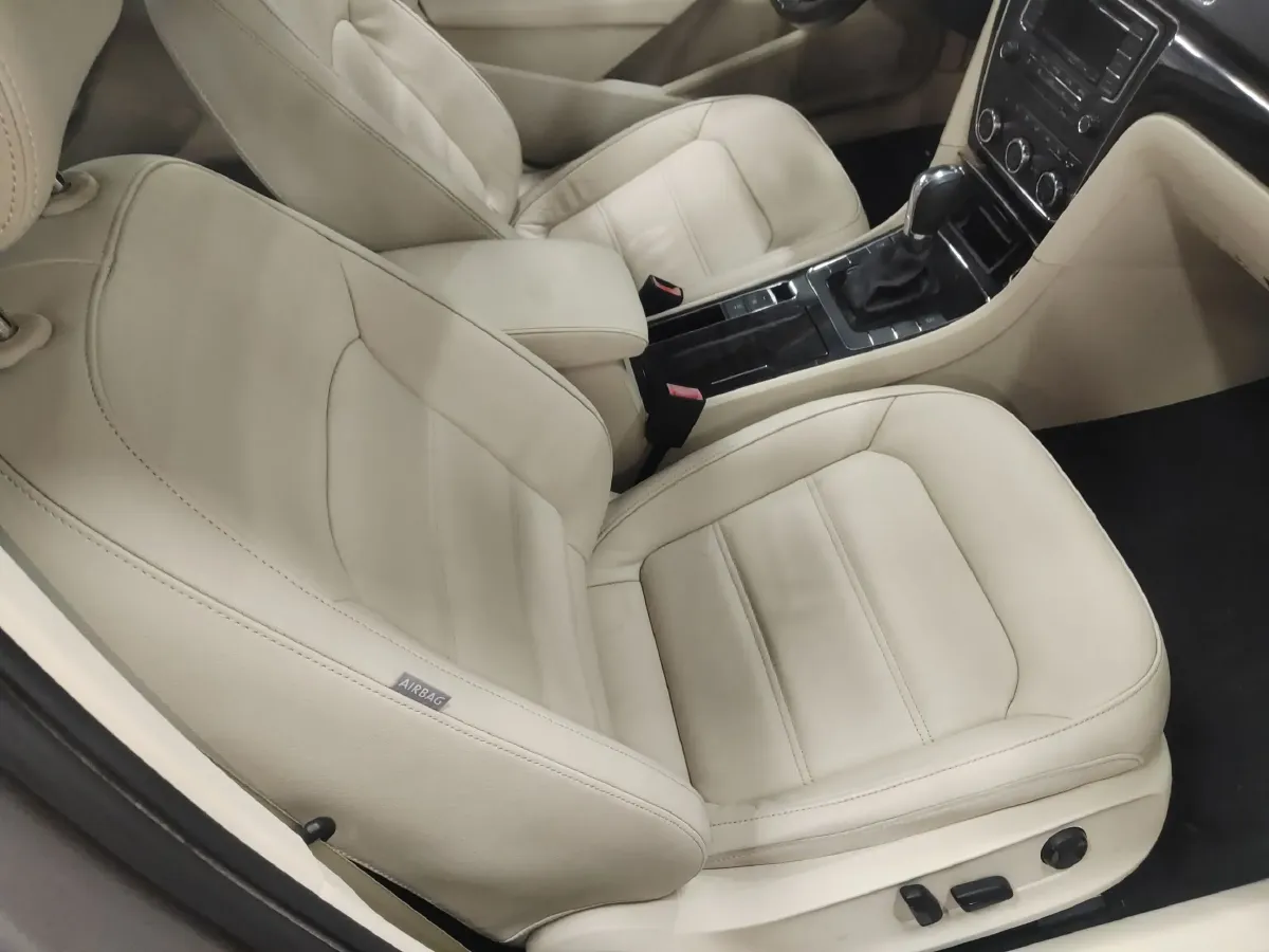 2015 Volkswagen Passat 1.8T 160HP L4 7DCT,autocango,china used car exporter,china ev exporter,chinese used car exporter,chinese used ev exporter