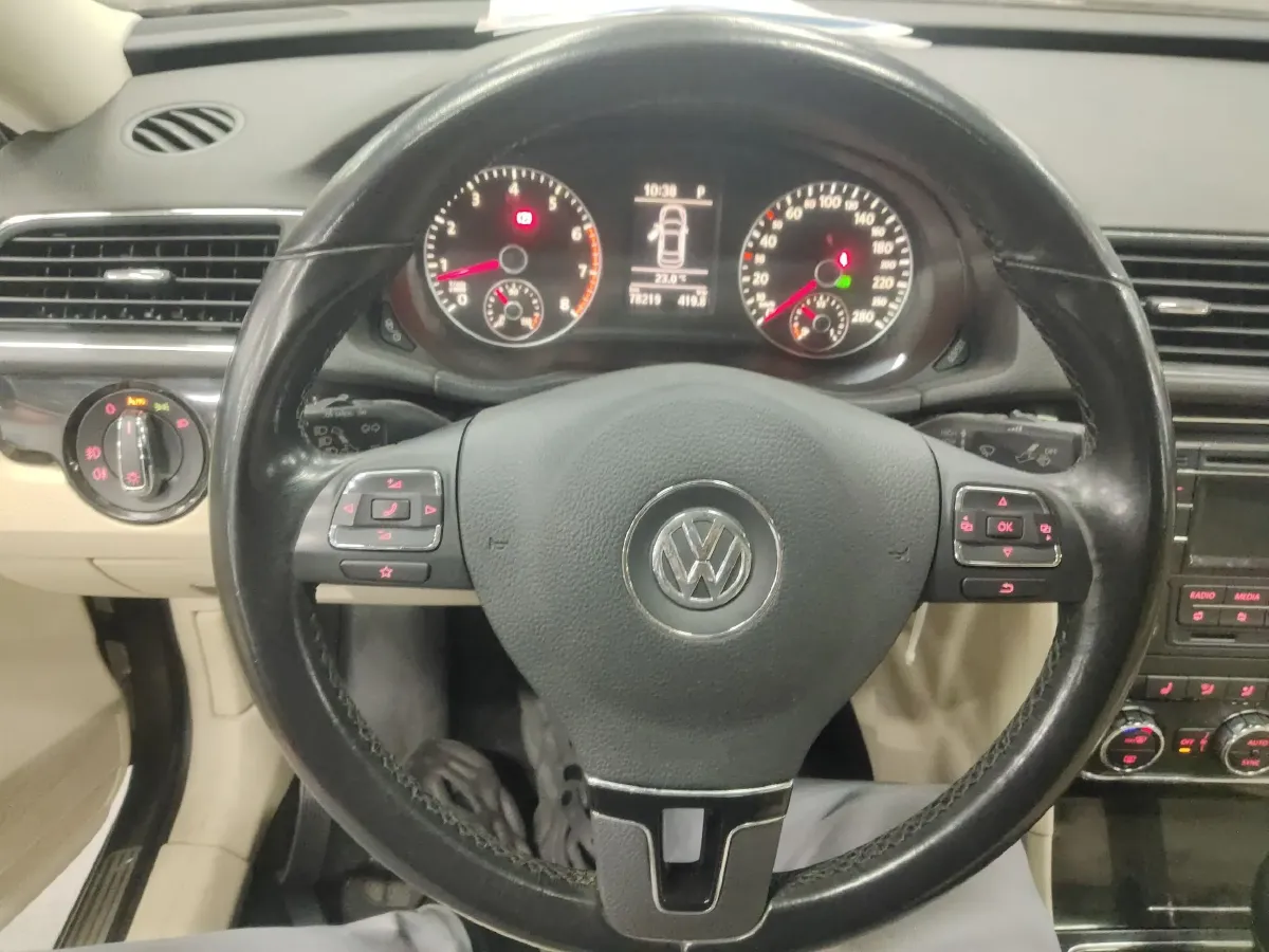 2015 Volkswagen Passat 1.8T 160HP L4 7DCT,autocango,china used car exporter,china ev exporter,chinese used car exporter,chinese used ev exporter