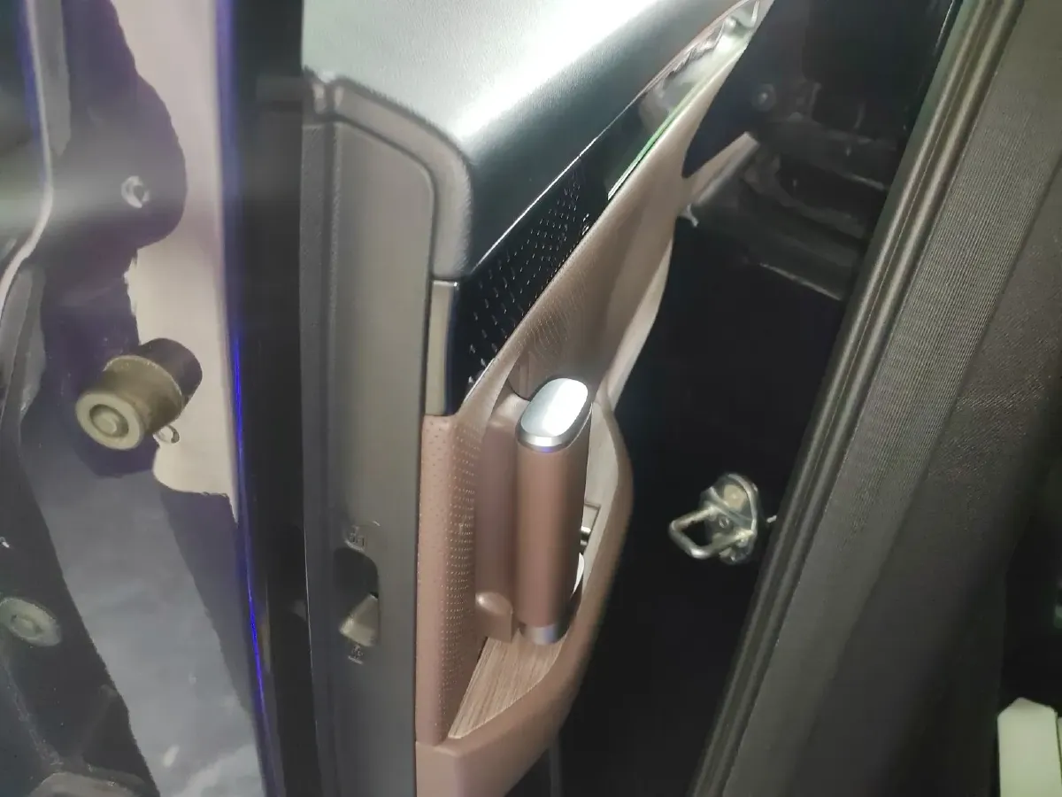 2024 GAC Trumpchi E8 2.0L 140HP L4 2DHT PHEV 25.57KWH,autocango,china used car exporter,china ev exporter,chinese used car exporter,chinese used ev exporter