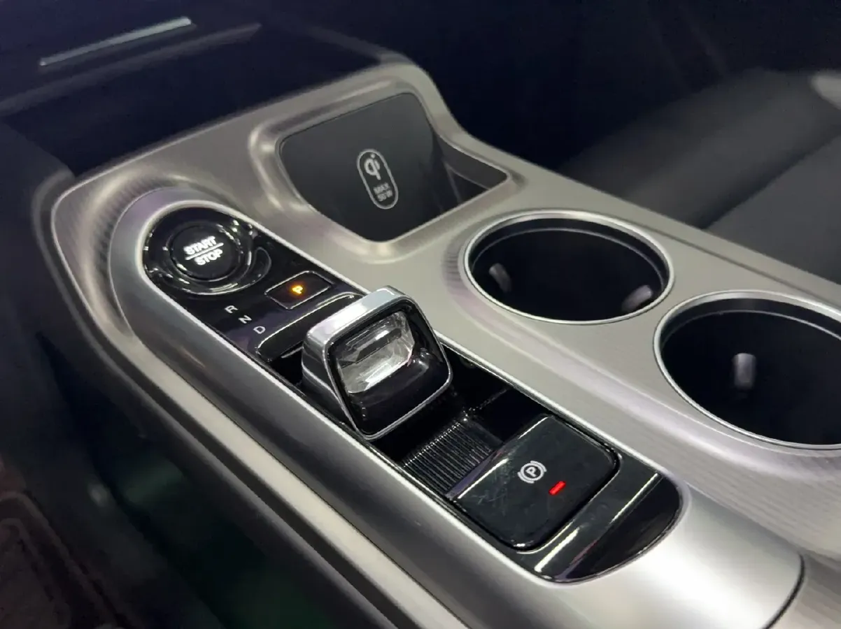 2024 GAC Trumpchi E8 2.0L 140HP L4 2DHT PHEV 25.57KWH,autocango,china used car exporter,china ev exporter,chinese used car exporter,chinese used ev exporter