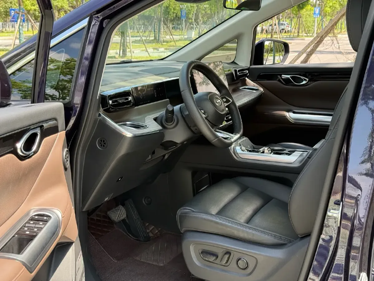 2024 GAC Trumpchi E8 2.0L 140HP L4 2DHT PHEV 25.57KWH,autocango,china used car exporter,china ev exporter,chinese used car exporter,chinese used ev exporter