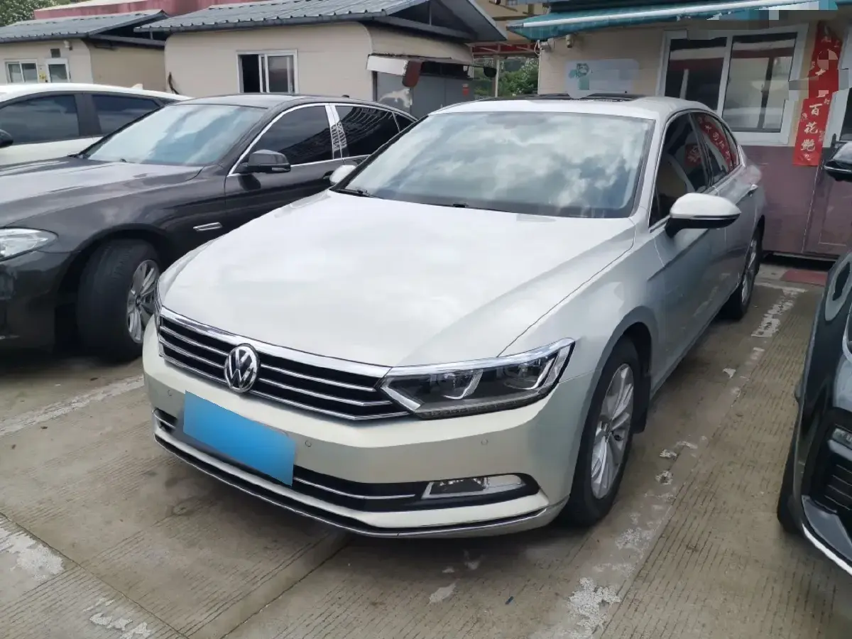 2017 Volkswagen Magotan 2.0T 220HP L4 7DCT