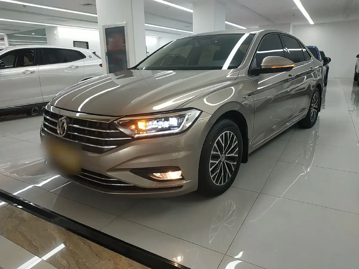 2021 Volkswagen Sagitar 1.2T 116HP L4 7DCT