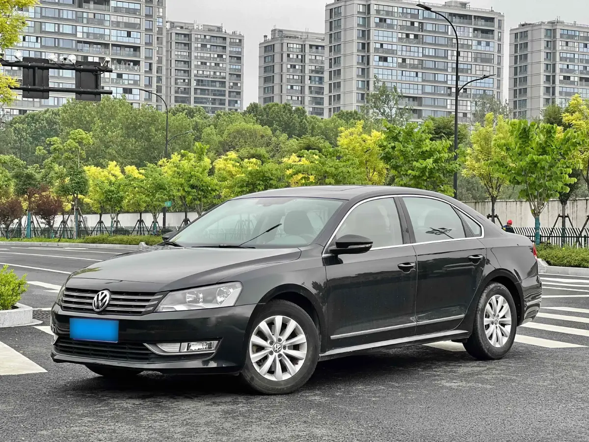 2014 Volkswagen Passat 1.8T 160HP L4 7DCT