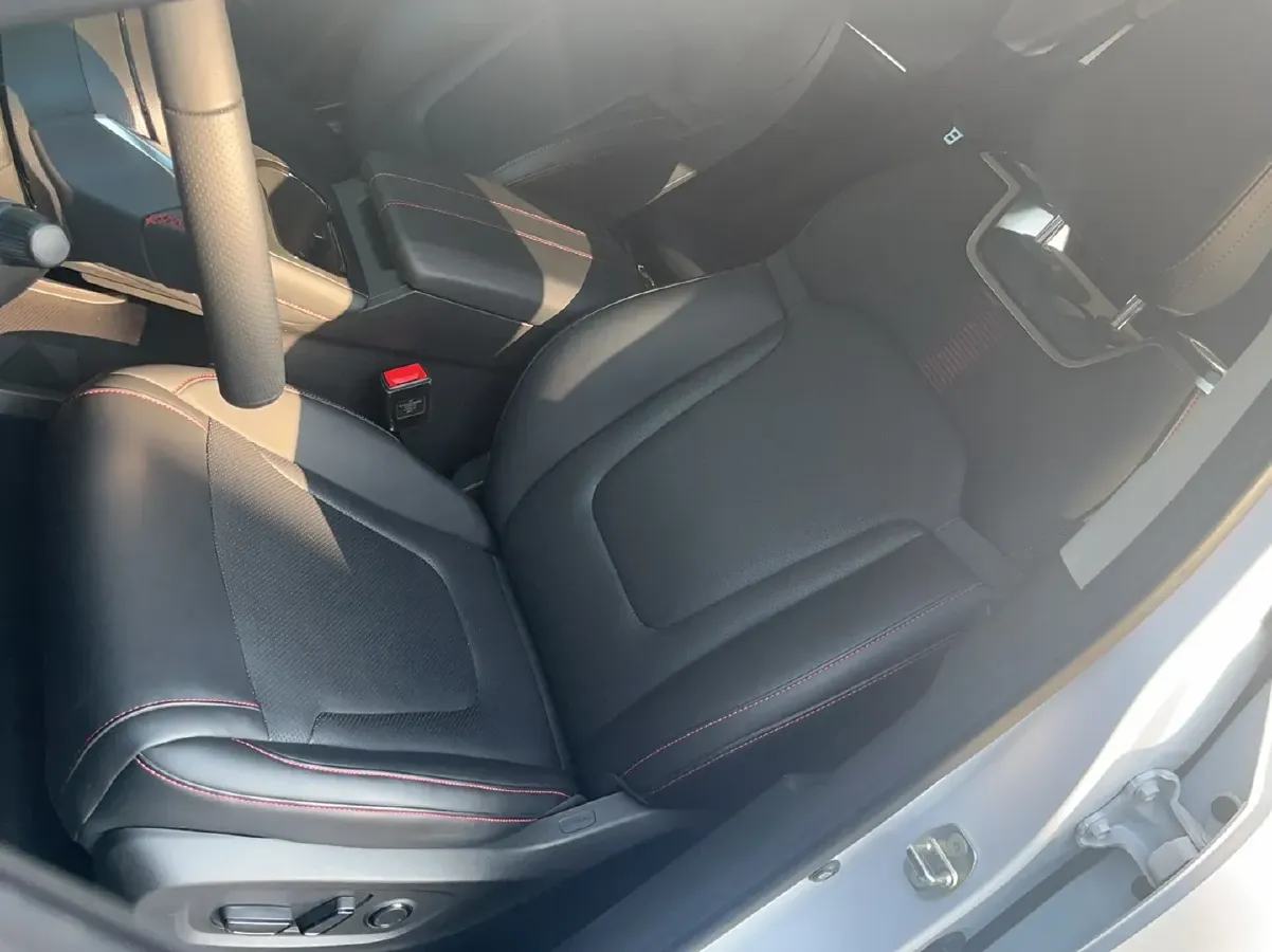 2022 GAC Trumpchi Emkoo 1.5T 177HP L4 7DCT,autocango,china used car exporter,china ev exporter,chinese used car exporter,chinese used ev exporter