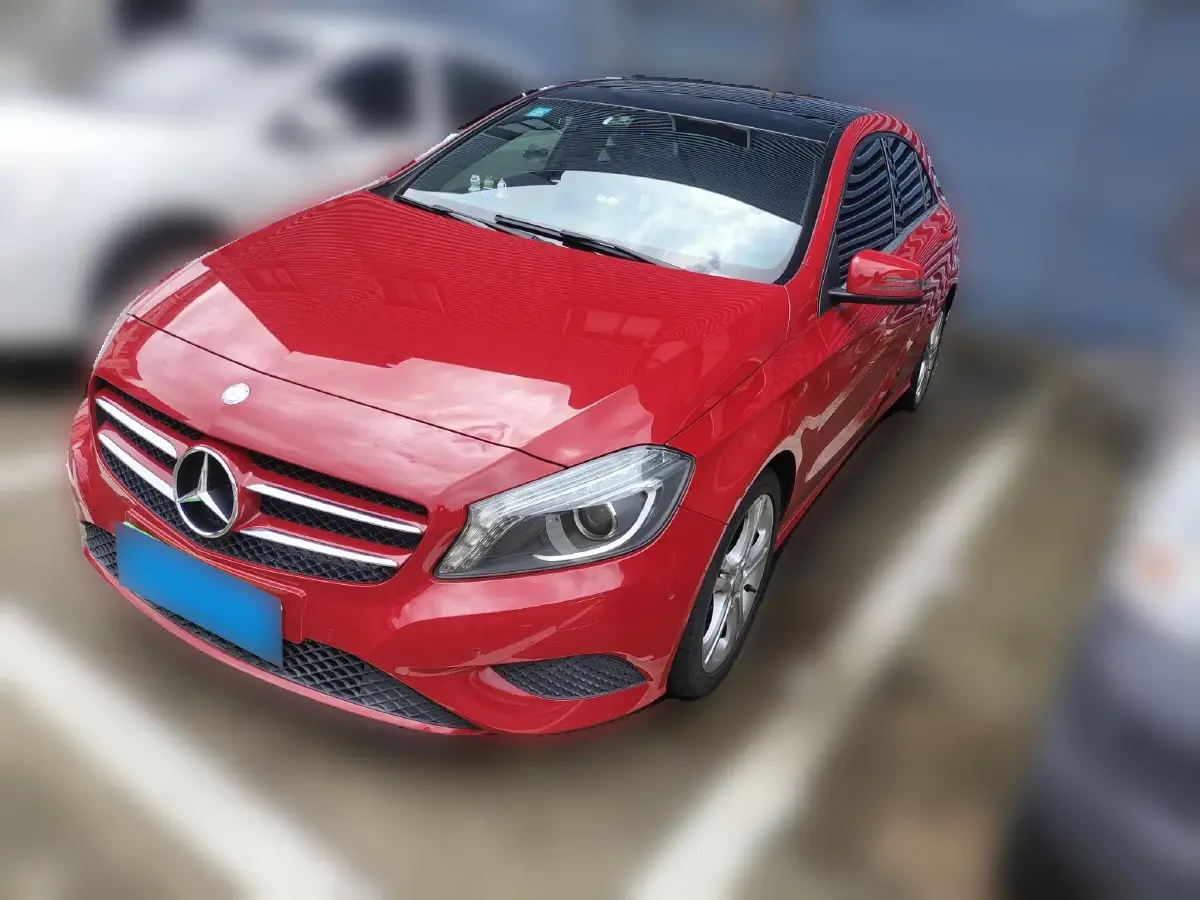 2015 Mercedes-Benz A Class 1.6T 122HP L4 7DCT