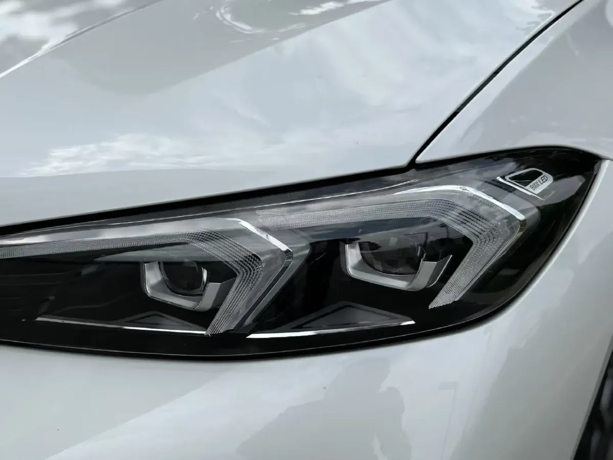 2024 BMW 3 Series 2.0T 156HP L4 8AT,autocango,china used car exporter,china ev exporter,chinese used car exporter,chinese used ev exporter