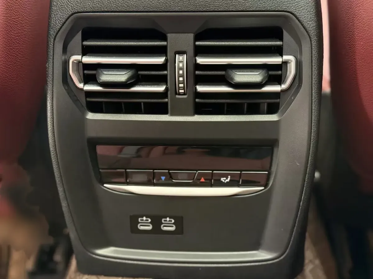 2024 BMW 3 Series 2.0T 156HP L4 8AT,autocango,china used car exporter,china ev exporter,chinese used car exporter,chinese used ev exporter