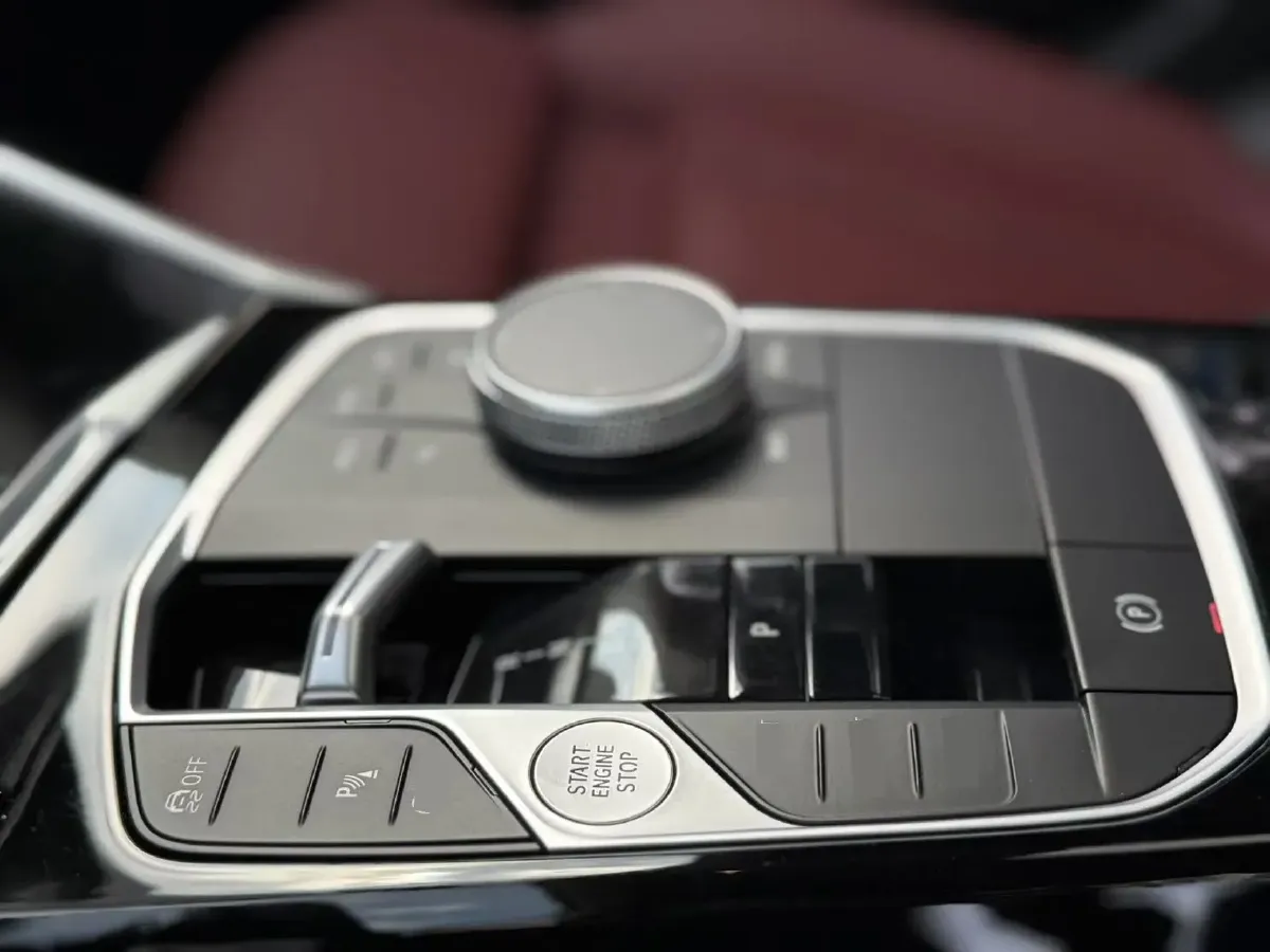 2024 BMW 3 Series 2.0T 156HP L4 8AT,autocango,china used car exporter,china ev exporter,chinese used car exporter,chinese used ev exporter