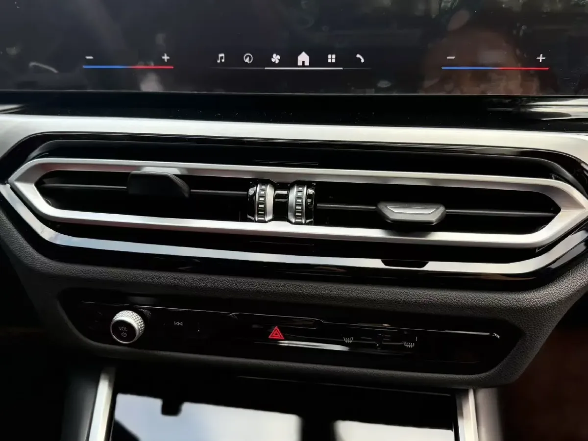 2024 BMW 3 Series 2.0T 156HP L4 8AT,autocango,china used car exporter,china ev exporter,chinese used car exporter,chinese used ev exporter