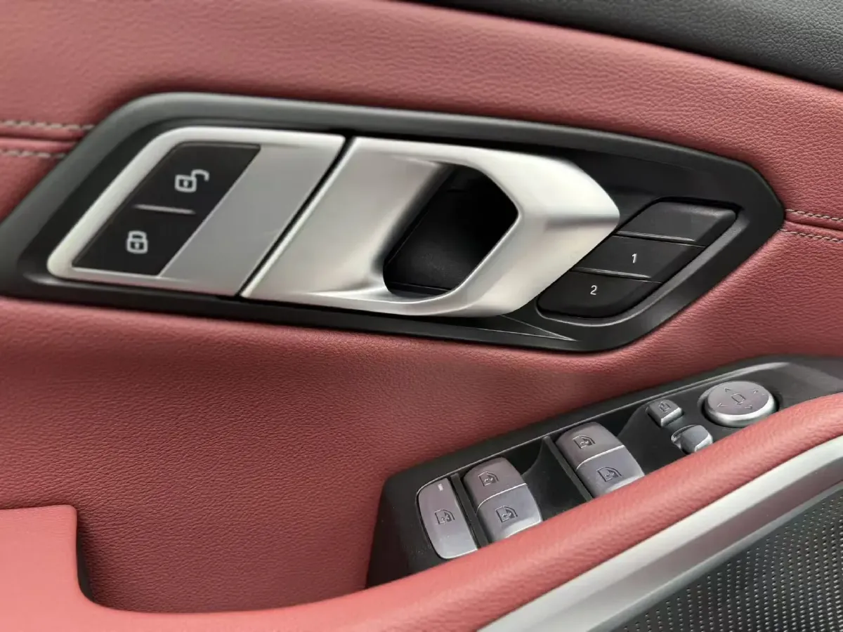 2024 BMW 3 Series 2.0T 156HP L4 8AT,autocango,china used car exporter,china ev exporter,chinese used car exporter,chinese used ev exporter