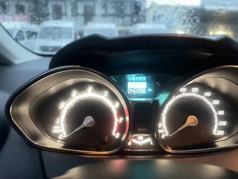 2013 Ford Fiesta 1.5L 110HP L4 6DCT,autocango,china used car exporter,china ev exporter,chinese used car exporter,chinese used ev exporter