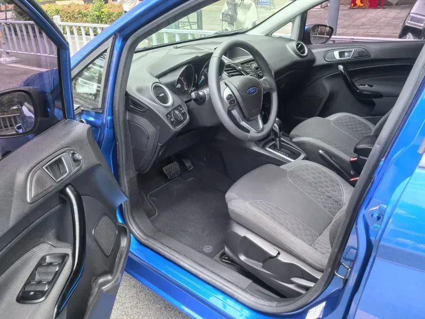 2013 Ford Fiesta 1.5L 110HP L4 6DCT,autocango,china used car exporter,china ev exporter,chinese used car exporter,chinese used ev exporter