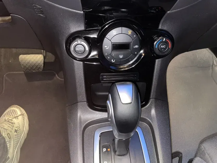 2013 Ford Fiesta 1.5L 110HP L4 6DCT,autocango,china used car exporter,china ev exporter,chinese used car exporter,chinese used ev exporter