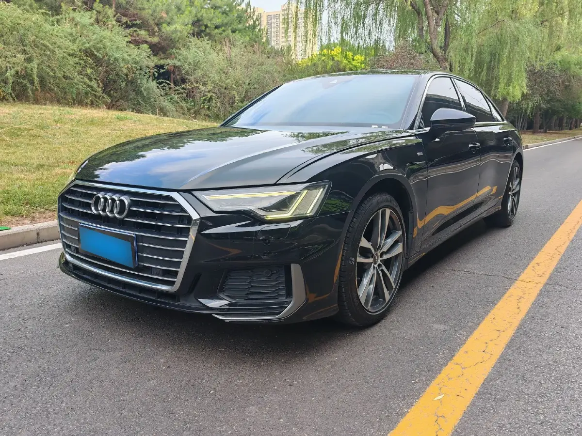 2019 Audi A6L 2.0T 190HP L4 7DCT
