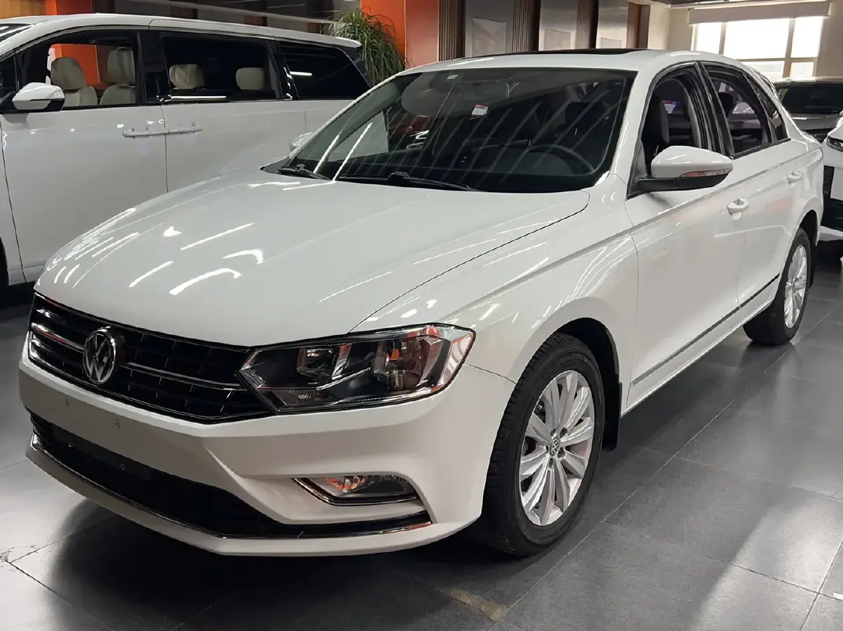 2016 Volkswagen Bora 1.6L 110HP L4 6AT