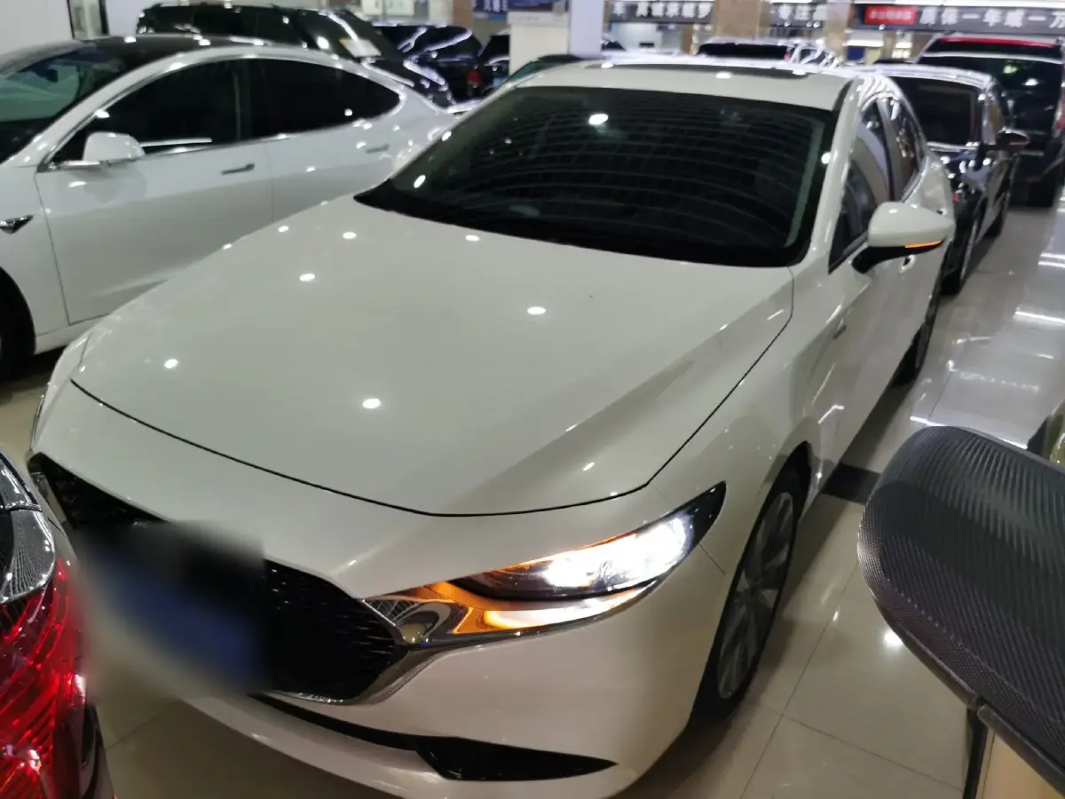 2021 Mazda 3 Axela 2.0L 158HP L4 6AT