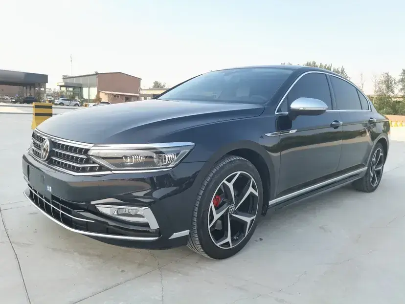 2023 Volkswagen Magotan 2.0T 220HP L4 7DCT