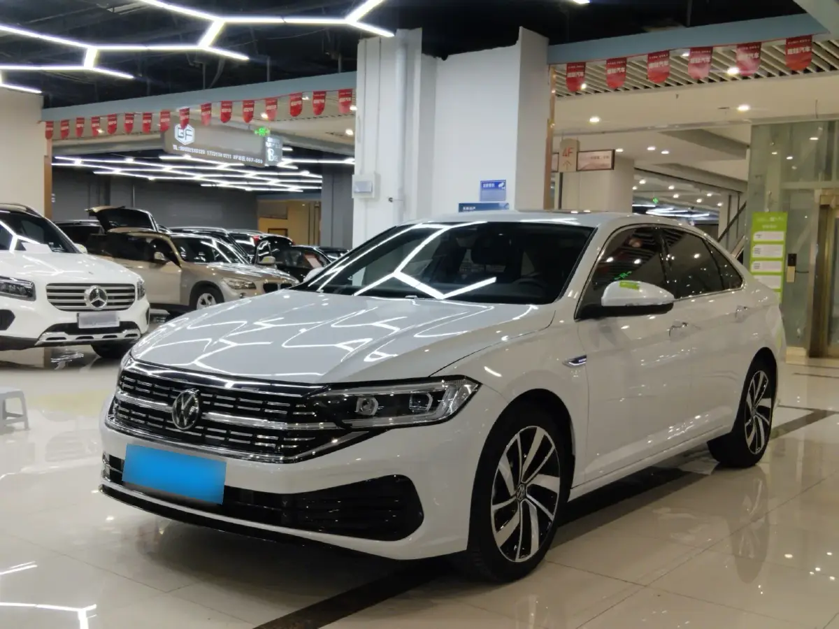 2023 Volkswagen Sagitar 1.5T 160HP L4 7DCT